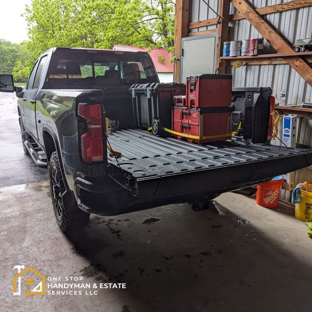 junk hauling A truck that can be used for junk hauling and estate services